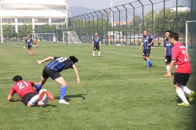 湖人官宣正式签下丁威迪 后者为科比少拿400万