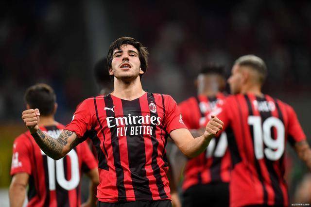 罗马诺：曼联支持奥纳纳&对他有信心